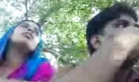 एक कुतिया सेक्सी वीडियो मूवी एचडी के बगल में गड़बड़ कुतिया