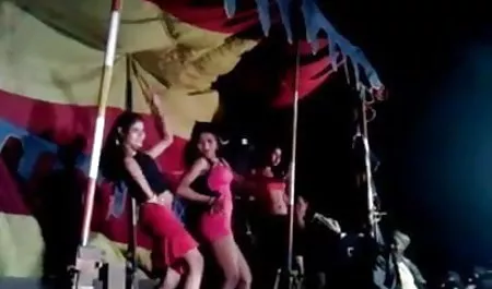 वेलेंटाइन ने समुद्र तट पर एक परिपक्व महिला को सेक्सी फिल्म फुल एचडी में गड़बड़ कर दिया