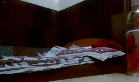 युवा एरियल को चाटना बहुत पसंद है मूवी सेक्सी फिल्म वीडियो में