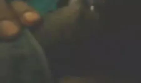 कुतिया ने अजनबी को रास्ता दिखाया हिंदी में सेक्सी वीडियो फुल मूवी और उसके डिक को चूसा