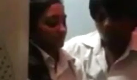 सेक्सी बुत लड़की हिंदी में फुल सेक्सी फिल्म की चुदाई बाइकर