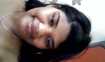 युवा कुतिया inflatable पूल में मज़ा हिंदी फुल सेक्सी मूवी करते हैं