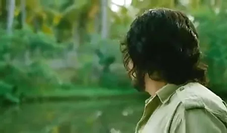 पहले अवसर पर सौंदर्य ने अपनी वासना को संतुष्ट करने की कोशिश की और अपनी सूंड पर सवारी करने के लिए स्वेच्छा से सेक्सी पिक्चर हिंदी मूवी स्टालियन को उदास कर दिया