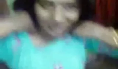 आदमी के सामने नंगा हॉलीवुड बीएफ सेक्सी मूवी होकर घुटनों के बल झुक गया, कुतिया उसकी चूत को रगड़ने लगी। क्रॉच की जांच करने के बाद, दोस्त ने अपनी जीभ उसमें फंसा दी, जिसके बाद उसने कड़ी मेहनत की