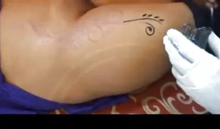 काली टहनियाँ चाट उंगलियों और सेक्सी वीडियो एचडी मूवी dildo के साथ कमबख्त