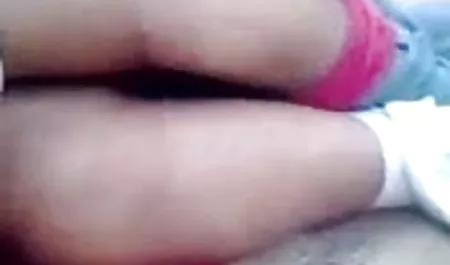 लाल हिंदी एचडी सेक्सी मूवी मोज़ा खरीदा और गंजे प्रेमी को जगाया