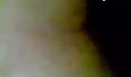 मैदान के बीच में घास पर दो टहनियाँ सेक्सी हिंदी एचडी मूवी गड़बड़