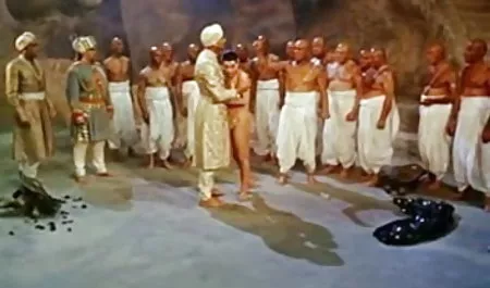 ब्लोंड ऐलिस हो जाता है एक डिक सेक्सी सेक्सी हिंदी मूवी में उसकी पुसी