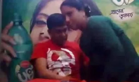 प्यारा सेक्सी हिंदी मूवी फिल्म वीडियो छात्र माँ के प्रेमी को चोदता है