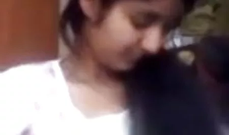 एक सुंदर चुदाई के बाद, गोरा उसके मुंह में सेक्सी हिंदी मूवी फिल्म वीडियो ले गया