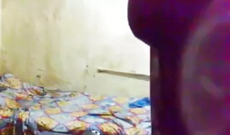 कैटरीना ने एक वेबकैम के भोजपुरी सेक्सी हिंदी मूवी सामने पोज दिया