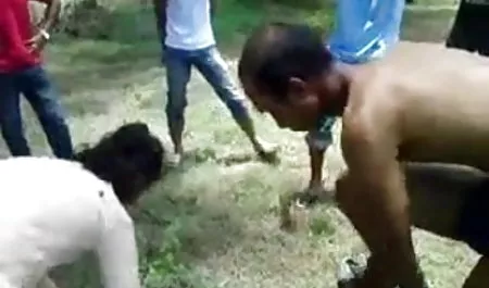 काले आदमी और उसके सफेद दोस्त कठिन बकवास सेक्सी मूवी फुल एचडी हिंदी में बिस्तर पर एक घुंघराले, परिपक्व फूहड़