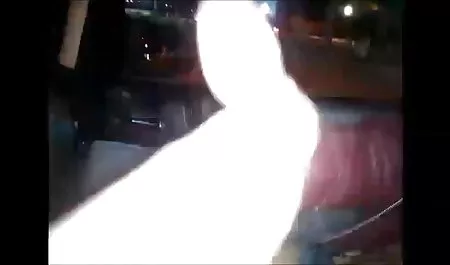 पसंदीदा रसोई में खाना फुल सेक्स हिंदी फिल्म बनाती है, लेकिन यह नहीं भूलती कि उसके पति को रात के खाने से पहले क्या चूसना है