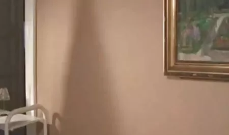 ऐसा लगता है कि बस्टी की खूबसूरती ग्राहकों से कभी लटकी नहीं है। वह मालिश केवल अद्भुत तरीके से करती है, और बिल्कुल लुभावनी लगती हिंदी सेक्सी मूवी 2 है