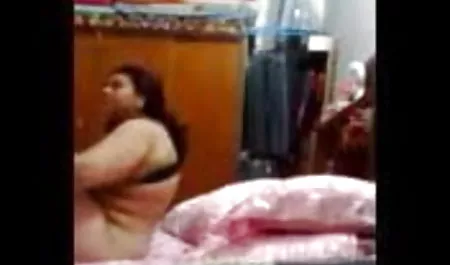 एक ढीठ कुतिया सेक्सी फुल मूवी हिंदी वीडियो के लिए क्रीमपाइ