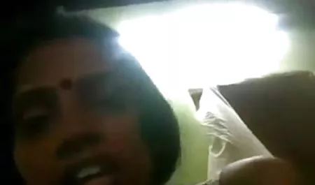 सेक्सी सेक्सी पिक्चर मूवी फुल एचडी गोरा पुरुष जीभ और उसके मुंह में cums पर कूदता है