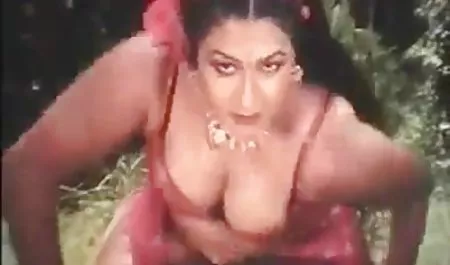 सेक्सी श्यामला यौन बलात्कार, अपमान सेक्सी मूवी एक्स एक्स एक्स सेक्सी और धमकियों की भीड़ से सीखती है, एक बंधी हुई लड़की न केवल अपने हाथों, बल्कि सदस्यों को भी फर्श पर कैंसर खड़ा करती है