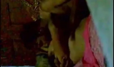 एक तंग गधे के साथ बकवास उसके सोफे पर गुलाम fucks सेक्स पिक्चर मूवी सेक्स