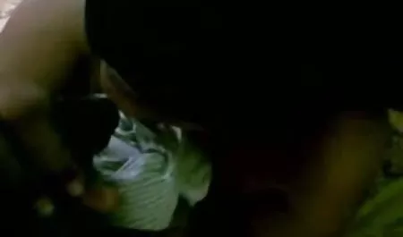 सेक्सी गोरा उसके ठाठ स्तन मेज पर नग्न सेक्सी हिंदी सेक्सी मूवी ले जाता है
