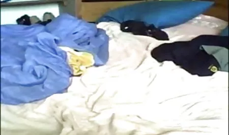 भव्य छात्र सेक्सी हिंदी मूवी वीडियो में उसे crotch लाती है