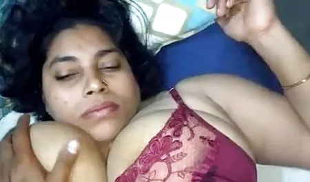 सौंदर्य एक मोटा सेक्सी वीडियो हिंदी में मूवी मुर्गा द्वारा अभिभूत