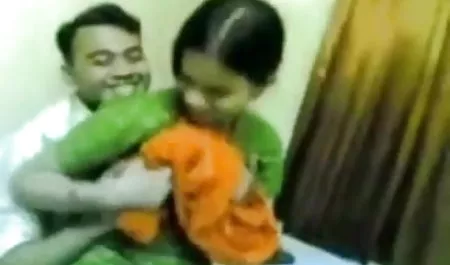 नर्स ने उसकी चूत को मस्त सहलाने के साथ लेने का फैसला किया। इस तरह सेक्सी मूवी फिल्म हिंदी में की युवा नर्स हस्तमैथुन करती है और अस्पताल में लंबे समय से प्रतीक्षित और ज्वलंत संभोग के लिए खुद को लाती है