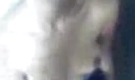 अपने लंड को उसकी गांड से चुदने की कोशिश हिंदी में सेक्सी मूवी फिल्म करता है