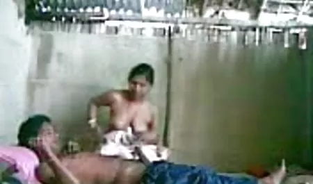 बिस्तर में एक सुंदर चेहरे के साथ भव्य श्यामला, उसके सुडौल रूपों को दिखाते हुए, वह खुशी से थका हुआ है, भगशेफ सेक्स हिंदी फुल मूवी को छू रहा है