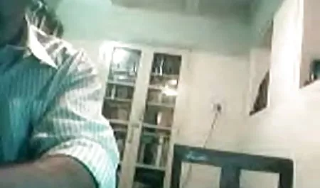 उपहार के रूप में प्राप्त वास्तविक लचीली गुड़िया हिंदी फिल्म सेक्सी एचडी में