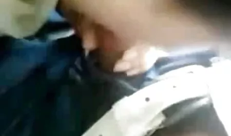 माँ ने एक सौतेली बेटी को पकड़ लिया सेक्सी वीडियो मूवी हिंदी में क्योंकि वह अपने सौतेले भाई को चोदती है
