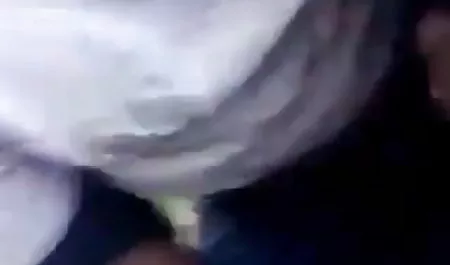 आदमी एक गर्म श्यामला के पैरों को पसंद करता है, वह अपनी उंगलियों को चाटता है और पैरों के साथ एक सदस्य निभाता है, और फिर जाल में मोज़ा उतारता है और उसे बिल्ली में बकवास करना शुरू कर देता है सेक्सी मूवी एचडी हिंदी में