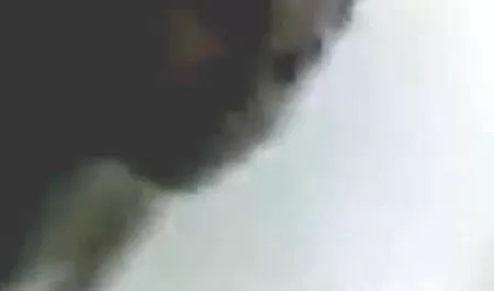 पीटर एक titted हिंदी मूवी सेक्सी श्यामला गड़बड़ कर दिया