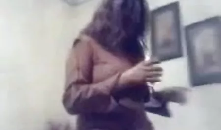 सेक्सी लड़कियां सेक्सी फुल मूवी वीडियो उंगलियों से खेलती हैं