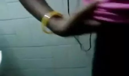 गर्म लिटिल हिंदी मूवी सेक्सी मूवी रेड राइडिंग हूड के साथ बिस्तर में
