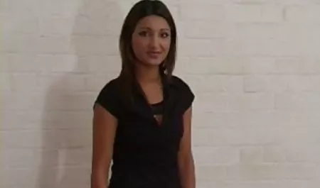 चिकी उसके प्राकृतिक स्तन में सेक्स सेक्स फिल्म मूवी तेल रगड़ती है