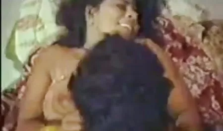 दोस्त अधिकारों के लिए परीक्षा सेक्सी हिंदी वीडियो मूवी पास करने आया था, लेकिन उसे चूत चाटना था