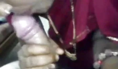 परिपक्व पति युवा हिंदी में सेक्सी वीडियो मूवी सेक्सी पत्नी के लिए कामुक प्रेमी लाया