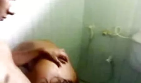 काले मोज़ा में सेक्सी मूवी सेक्सी मूवी हिंदी में श्यामला उंगलियों के साथ हस्तमैथुन करता है