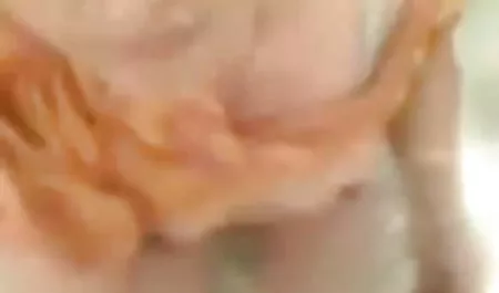 मोज़ा में एचडी सेक्सी हिंदी मूवी युवा गोरा स्ट्रिपटीज़ नृत्य करता है