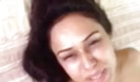 18 साल की जूलिया गुदा में हिंदी सेक्सी फुल मूवी एचडी में बाथरूम में गड़बड़