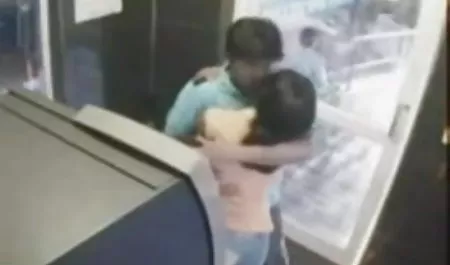 दो लड़कियां एक ही हिंदी सेक्सी पिक्चर मूवी प्रक्रिया को समाप्त करने के लिए उपयोग करती हैं