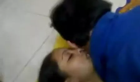 रिज़ॉर्ट सुंदर प्यारी हिंदी सेक्सी मूवी वीडियो में पर अफ्रीकी प्यारी