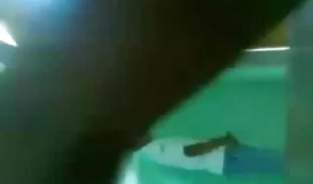 एशियाई खुद को मुश्किल डिल्डो fucks फुल हद में सेक्सी मूवी