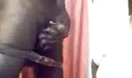 लंबा श्यामला धूम्रपान करता साउथ सेक्सी मूवी हिंदी है और उसके मुंह में एक मुर्गा हो जाता है