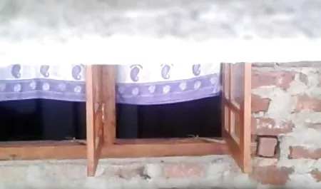 लोनी इवांस कास्टिंग में अपने हिंदी मूवी सेक्सी स्तन दिखाती है