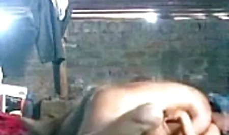 दोस्त बेकार बड़े स्तन के साथ हिंदी सेक्सी फुल मूवी एचडी में माँ fucks