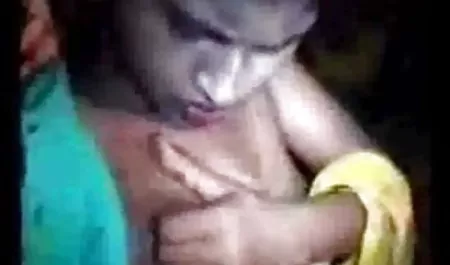 मसेउर अपनी सुंदरता को उंगलियों से सहलाती हिंदी मूवी सेक्सी हिंदी मूवी सेक्सी है