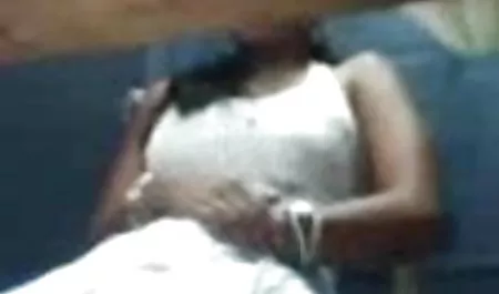 काम से घर आने वाली एक शुरुआती माँ ने अपने हिंदी में फुल सेक्सी मूवी बेटे की तस्वीर में अपने बेटे के सबसे अच्छे दोस्त को हस्तमैथुन करते पाया। अगर कोई अस्वस्थ प्रवृत्ति थी तो मां चिंतित थी और जूँ के लिए आदमी की जांच करने का फैसला किया