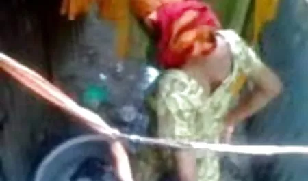एक सुंदर श्यामला, अपनी गुलाबी जाँघिया के नीचे एक निविदा हथेली चला रही है, जल्दी से एक सेक्सी वीडियो फिल्म हिंदी मूवी मुंडा बिल्ली पाती है जो पहले से ही गीली हो गई है और खुशी को छोड़ने के लिए कोई कारण नहीं देखते हुए, खुशी से इस मिठाई मिंक को छू रहा है