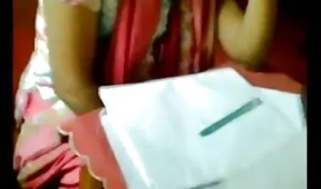 सहेलियों ने सड़क पर सेक्सी मूवी इंडियन मूवी एक छोटे से केक को सूँघा और उसे खूब चोदा